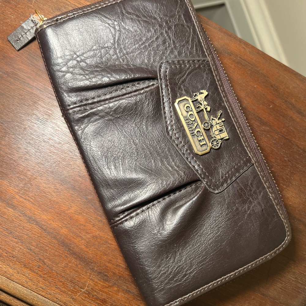 Brown pleather Zip Card fashion wallet with Gold Horsecarriage Plaque